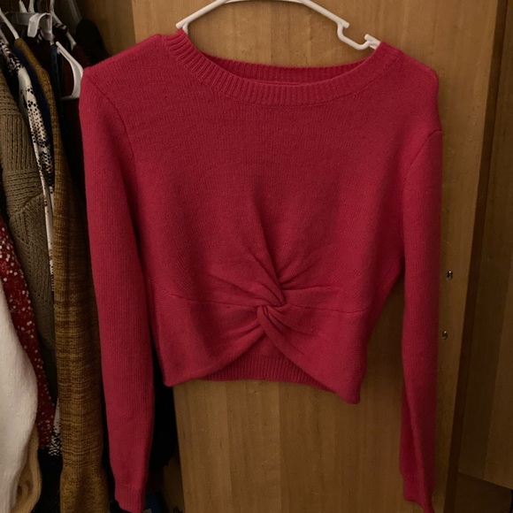 BRAND NEW!! TWIST FRONT CROP SWEATER! - Picture 3 of 4